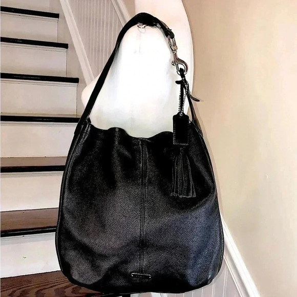Coach “Avery“ drawstring, BLACK Bag, Quiet Lux, tumbled leather, Authenticated. - Picture 2 of 10